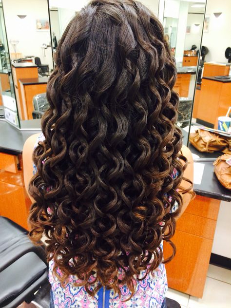 Basic Wand Curls! Small Curls For Long Hair, Curling Wand Hairstyles, Long Curled Hair, Big Curls For Long Hair, Hairstyles Juda, Heart Shaped Face Hairstyles, Tiny Curls, Thermal Design, Small Curls