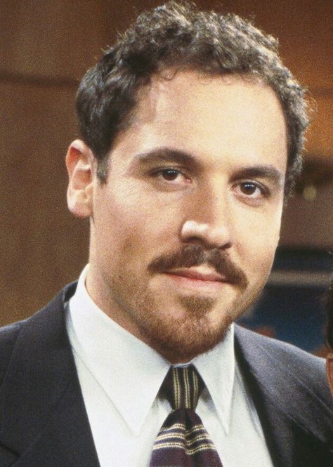 Jon Favreau as Pete Becker in FRIENDS Enfp Male, Friends Serie Tv, Friends Serie, Fatherless Behavior, Seduce Women, Female Gaze, Iron Man Movie, Celebrity Men, Holy Guacamole