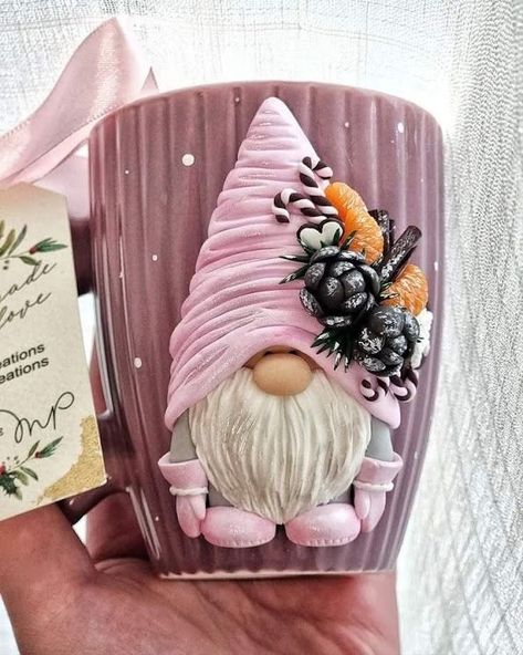 3d Mugs, Christmas Polymer Clay, Polymer Clay Gifts, Clay Artist, Clay Christmas, Clay Diy Projects, Christmas Clay, Polymer Clay Christmas, Clay Mugs