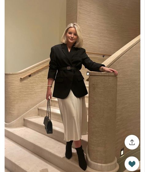 Outfit inspo Belted Blazer Outfit, Elegant Church Outfits, Rich Outfits, Laura Byrnes, Summer Work Outfits, Church Outfits, Professional Fashion, Blazer Outfits, Work Outfits Women