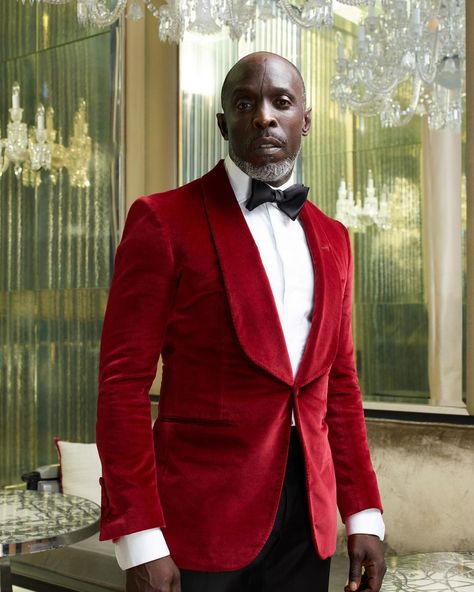 Davidson Petit-Frère on Instagram: “Takes a confident person to wear this hue of Red in our @FRERE Cotton & silk Velvet, but we all know confidence is something @bkbmg has…” Tuxedo Burgundy, Lapel Wedding, Dress For Photoshoot, Wedding Western, Prom Blazers, Dinner Suit, Summer Beach Wedding, Groom Tuxedo, Wedding Cape