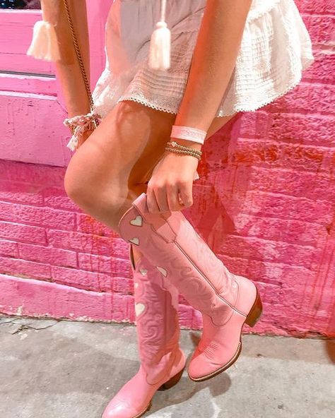 Fun Cowboy Boots, Colorful Cowgirl, Preppy Cowgirl, Pink Cowgirl Aesthetic, Preppy Boots, Pink Cowboy Boots, Pink Cowgirl Boots, College Gameday Outfits, Cowgirl Aesthetic