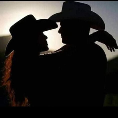 Couple Horse Photography, Country Silhouette, Country Couple Pictures, Foto Cowgirl, Second Chance Romance, Country Romance, Cute Country Couples, Cowboy Romance, Western Photography