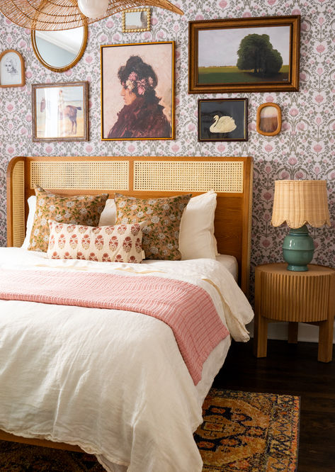 Eclectic Coastal Grandmother bedroom inspo. Check out the full makeover here! Coastal Grandmother Bedroom, Eclectic Interior Design Vintage, Maximalist Bedroom, Textured Throw Blanket, Oak Bed, Oak Beds, Eclectic Interior Design, Coastal Grandmother, Eclectic Bedroom