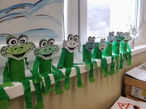 Frog Crafts For Kids, Diy Frog, Frog Theme, Frog Crafts, Paper Roll Crafts, Green Frog, Kids' Crafts, Childrens Crafts, Animal Crafts