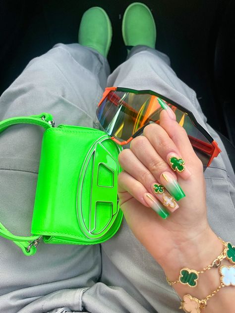 #nailsart #vancleef #aesthetic #diesel #green Van Cleef Nails, Yue Aesthetic, Gel X Nails, X Nails, Edgy Nails, Luxury Nails, Fire Nails, Brands Luxury, Van Cleef Arpels