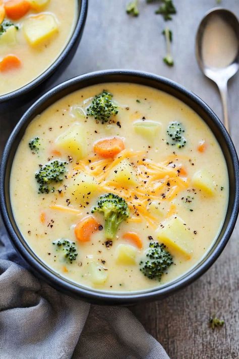 Broccoli Potato Cheese Soup Broccoli Potato Cheese Soup, Potato Cheese Soup, Cauliflower Cheese Soups, Broccoli Potato Soup, Broccoli Potato, Mushroom Broccoli, Potatoes And Cheese, Broccoli Benefits, Ham Potato