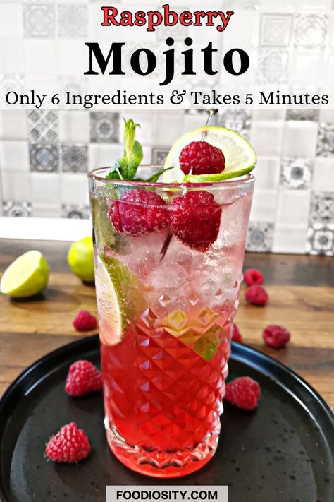 Raspberry Mojito is a great rum cocktail that only requires 6 simple ingredients! It's also easy to make at home. Raspberry Mojito Recipe, Summer Rum Cocktails, Rum Cocktails Easy, Easy Cocktail Recipe, Cocktails To Make At Home, Mojito Drink, Raspberry Cocktail, Raspberry Mojito, Rum Cocktail Recipes