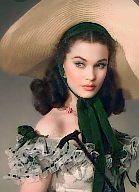 Vivien Leigh Style, Vivien Leigh Movies, Gone With The Wind Dresses, Vivian Leigh, Old Hollywood Actresses, Classic Hollywood Glamour, Old Hollywood Movies, Vivien Leigh, Classic Actresses