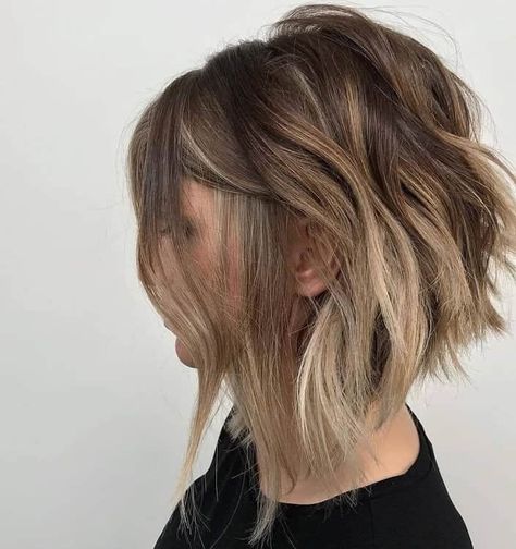 15 Trendy Short in Back Longer in Front Hairstyles for Women Inverted Hairstyles, Short Wavy Hairstyles For Women, Haircut 2020, Fashion Hairstyles, Coloured Hair, Wavy Hairstyles, Bob Hairstyles For Fine Hair, Short Layered Haircuts, Short Wavy Hair