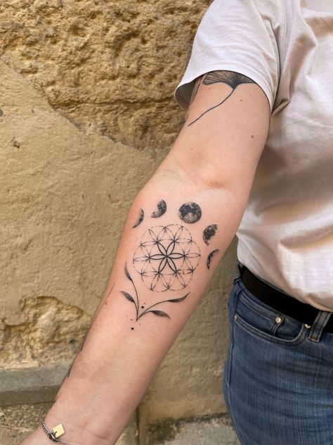 Moon Phase Flower Tattoo, Flower Of Life Tattoo Women, Circle Of Life Tattoo, Seed Of Life Tattoo, Spirituality Tattoo, Tattoo Moon Phases, Intuitive Tattoo, Intuition Tattoo, Kundalini Tattoo