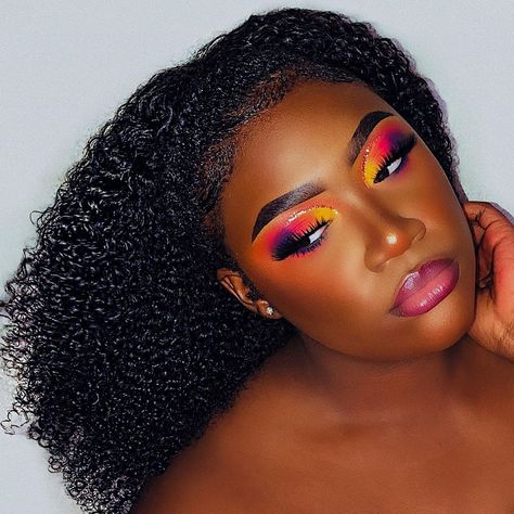 Ikara Racquel ♀ on Instagram: “Sunset 🌇 Vibes 😍 ___________________________________________________ Follow @kaaaarraa for more makeup looks…” Sunset Makeup Looks, Sunset Eyeshadow, Sunset Makeup, Sunset Vibes, Photoshoot Makeup, Make Up Inspo, Creative Makeup Looks, Color Guard, Makeup Obsession