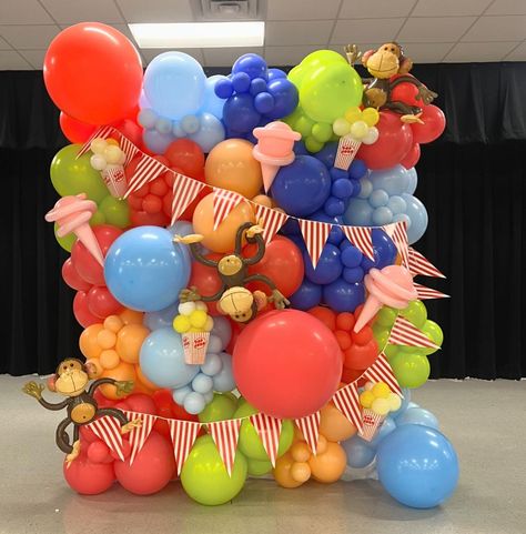 Make it carnival, but with a little monkeying around 🐵 #balloons #balloongarland #balloon #balloondecor #carnival #carnivalballoons… | Instagram Balloons Bouquet, Balloon Artist, Balloon Wall, Balloon Bouquet, Artist On Instagram, Balloon Garland, Balloon Decorations, Birthday Party Themes, 1st Birthday