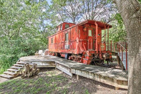 This Couple Transformed an Old Train Depot Into a Family Home and the Inside Is Pure Magic Delish Loft Balcony, Train Caboose, Arched Cabin, Car Shed, Library Ladder, Ho Scale Trains, Barns Sheds, Train Depot, Unusual Homes