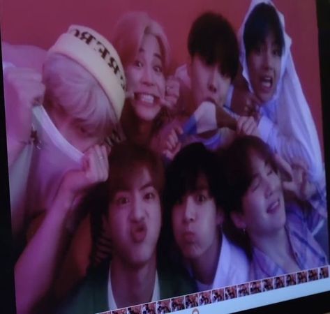 Pretty Best Friends, Taehyung Cute, Playlist Covers Photos, Bts Polaroid, Flipagram Instagram, Bts Group Photos, Bts Aesthetic Pictures, Bts Group, Bts Playlist