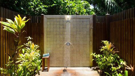 9 Outdoor Shower Ideas That Are Right On Time For Spring – Forbes Home Outdoor Bathroom Design Ideas, Outdoor Shower Ideas, Garden Stream, Indoor Outdoor Bathroom, Outdoor Bathroom Design, Outdoor Bath, Tropical Resort, Outdoor Bathrooms, Rustic Outdoor