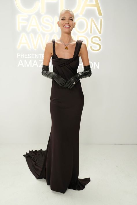 CFDA Awards 2022: Best Red Carpet Looks Aurora James, 2022 Red Carpet, Christopher John Rogers, Julia Fox, Brother Vellies, Cfda Fashion Awards, Cfda Awards, Natasha Lyonne, Best Red Carpet Looks