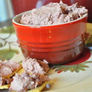 Liverwurst Recipe, Chicken Liver Pate Recipe, Liver Pate Recipe, Liver Sausage, Liverwurst, Liver Pate, Pate Recipes, Chicken Liver Pate, Cream Cheese Recipes