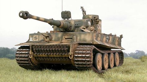 Vintage Tanks, Cromwell Tank, Ww2 Soldiers, Tiger Ii, German Soldiers Ww2, Military Armor, Tank Destroyer, German Uniforms, Tiger Tank