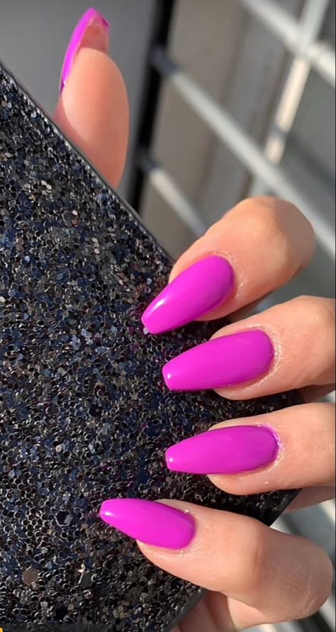 Fuscia Pink Nails, Fusia Purple Nails, Purple Fushia Nails, Fuschia Almond Nails, Fuschia Nails Design, Neon Purple Nails, Burgundy Nail Polish, Magenta Nails, Ballerina Nails Designs