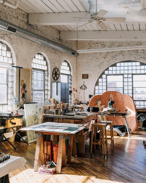 Spaces to Inspire Your Creative Journey – Create Room Artist Gallery Aesthetic, Art Curator Aesthetic, Parisienne Apartment, Home Art Studios, Addie Larue, My Scandinavian Home, Vintage Loft, Art Studio Space, Art Studio Room