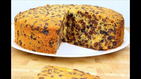 Homemade Irish Traditional Boiled Fruit Cake | Pats' Food 3 Ingredient Fruit Cake, Easy Fruit Cake Recipe, 3 Ingredient Fruit Cake Recipe, Vegan Fruit Cake, Easy Fruit Cake, Fruit Cake Recipe Easy, Boiled Fruit Cake, Fruit Cake Recipe, Cake Recipes At Home