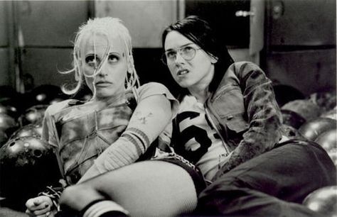 Movie still...from Tank Girl flick Tank Girl Movie, Lori Petty, Jet Girl, Jamie Hewlett, Diy Tank, Naomi Watts, 캐릭터 드로잉, Moving Pictures, Tank Girl