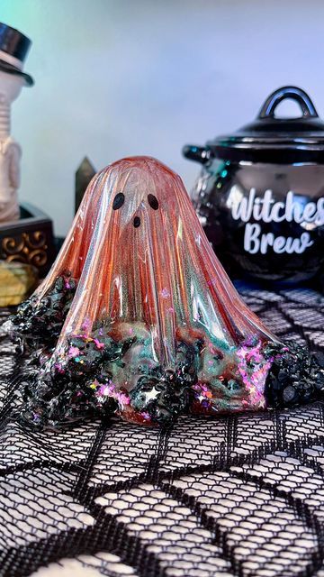 Spooky Items, Ghost Diy, Hobbies To Try, Resin Design, Fun Hobbies, Fall Decor Diy, Halloween Haunt, Diy Halloween Decorations, Artist Artwork