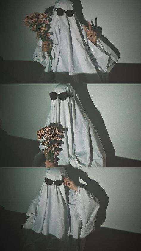 Halloween Diy Photoshoot, Bedsheet Ghost Photoshoot, Ghost Trend Photoshoot, Bedsheet Ghost, Ghost Shoot, Ghost Challenge, Savage Pics, Ghost Trend, Ghost Friends