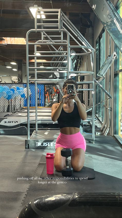 Gym Pic Ideas, Aesthetic Productive, Gym Girl Aesthetic, Healthy Lifestyle Aesthetic, Gym Mirror Selfie, Gym Pic, Pilates Girl, Gym Pics, Gym Mirror