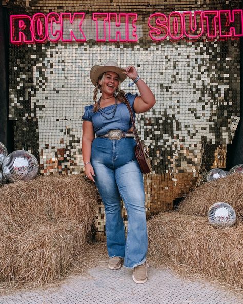 Discoball Photobooth, Hey Dudes, Western Style, Turquoise Jewelry, Belt Buckle, Western Fashion, Belt Buckles, Photo Booth, Cowboy Hats