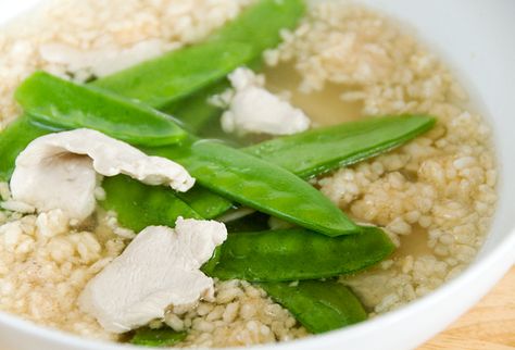 Chicken Sizzling Rice Soup posted on userealbutter.com  Ok, so this is my favorite soup but I like with chicken and shrimp. Also add chunks of bok choy (simmer with chicken till tender,  add shrimp just before serving and cook till no longer pink.)  Quickly fry the rice cakes with small amount of sesame oil and vegetable oil till golden brown and place in bowl with soup just before serving and it actually sizzles and spectacular! Sizzling Rice Soup Recipe, Sizzling Rice Soup, Sizzling Rice, Rice Soup Recipes, Soup Easy, Chinese Takeout, Chinese Chicken, Comfort Soup, Asian Soup