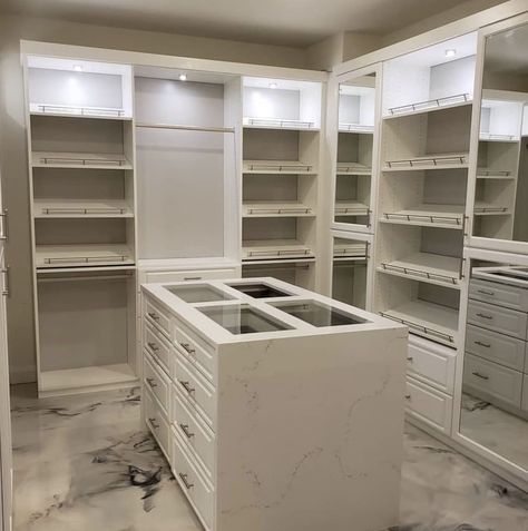 Transformations that will make your life much easier and a lot more stylish! ⁠ Organize Closet Space, Closet Factory, Closet Island, Built In Dresser, Closet Hacks, Walking Closet, Dream Closet Design, Walk In Closet Design, Luxury Closets Design