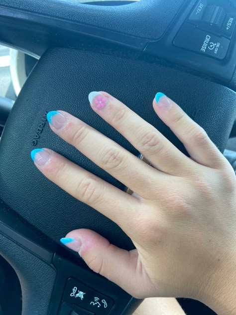 Vacation Nail Inspo Short, Cute School Nail Ideas, Preppy Nails Not Acrylic, Back To School Nails For Teens Almond, Cute Back To School Nails 7th Grade, Preppy Nail French Tip, Preppy Nail Inspo French Tip, Nails For 8th Grade, Nails For 12 Yrs Old