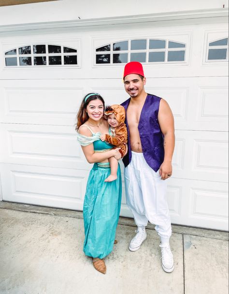 Family Aladdin Costumes, Tarzan Family Costume, Aladin Family Costumes, Aladdin Family Halloween Costumes, Diy Aladdin Costume, Aladdin Family Costume, Jasmine And Aladdin Costume, Family Costumes For 3, Costume Family