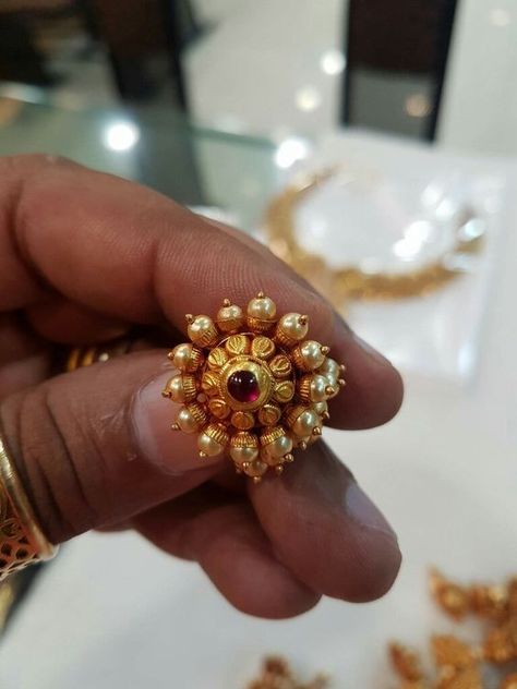 Latest Gold earrings designs Small Earrings Gold, Ear Tops, Gold Jhumka Earrings, Gold Jewelry Outfits, Gold Earrings Models, Gold Jewelry Simple Necklace, Gold Mangalsutra Designs, Gold Necklace Indian Bridal Jewelry, Gold Earrings For Women