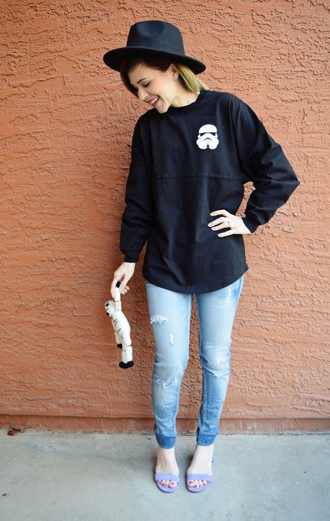 Star Wars OOTD: Star Wars Spirit Jersey Disney Spirit Jersey Outfit, Spirit Jersey Outfit, Disney Spirit Jersey, What To Wear To Disney, Florida Outfits, Star Wars Fashion, Disneyland Outfits, Disney Outfit, And So It Begins