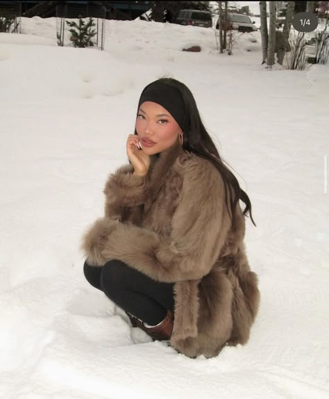 Poland Trip Outfits, Fur Coat Snow Photoshoot, Poland Winter Outfit, Ming Lee Simmons, Photo Ski, Snow Fits, Ming Lee, Ski Trip Outfit, Snow Pics