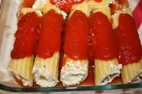 Bucca Di Beppo Recipes Copycat, Buca Di Beppo Recipes, Marinara Recipe, Stuffed Shells Recipe, Pasta Night, Food Fantasy, Copycat Restaurant Recipes, Meat Sauce, Stuffed Shells