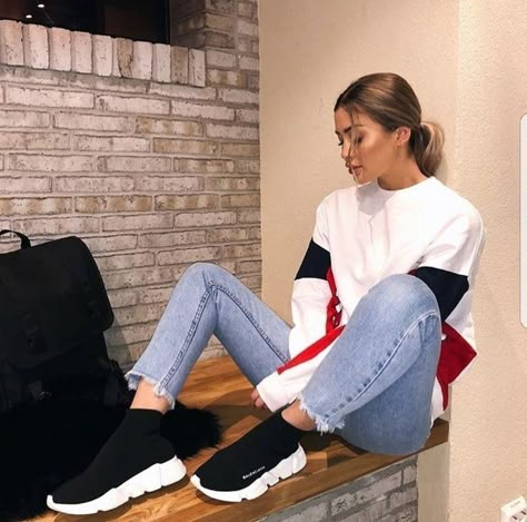 pinterest: @ nandeezy † Balenciaga Speed Trainers, Trainers Outfit, White Balenciaga, Balenciaga Speed Trainer, Look Retro, Balenciaga Speed, Black And White Sneakers, Cute Outfits For School, Balenciaga Shoes