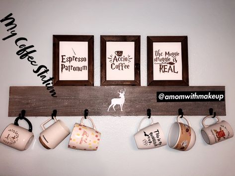 Harry Potter Coffee Bar Ideas, Harry Potter Themed Coffee Shop, Harry Potter Kitchen Ideas, Harry Potter Coffee Bar, Coffee Station Signs, Harry Potter Living Room, Harry Potter Coffee, Harry Potter Kitchen, Magical Kitchen