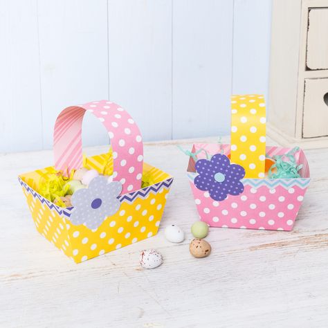 How to make a DIY Easter basket Easter Basket Template, Easter Egg Party, Diy Easter Basket, Creative Easter Baskets, Treat Basket, Easter Egg Basket, Easy Easter Crafts, Polka Dot Paper, Easter Basket Diy