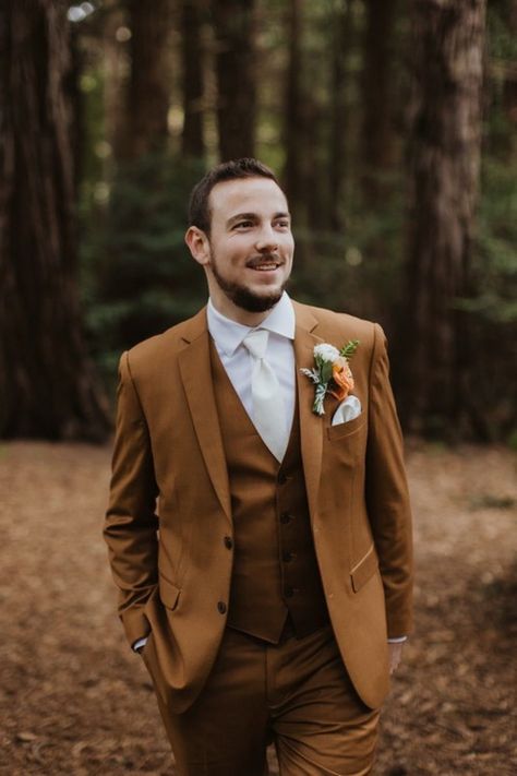 Groom's attire at this romantic California wooded elopement. Meg's Marvels Photography Rust Groomsmen Attire, Wooded Elopement, Blazer Suit For Men, Brown Groomsmen Suits, Modern Formal Wear, Mens Suit For Wedding, Unique Mens Wedding Suits, Brown Groomsmen, 3 Piece Suit Men