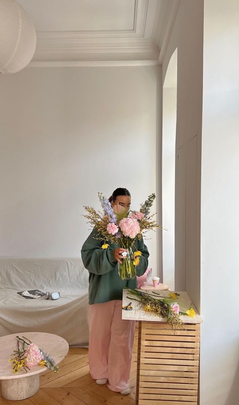 Flowers In Home Aesthetic, Home Plants Aesthetic, Creator Aesthetic, Cozy At Home, Early Mornings, Flower Therapy, Flower Lover, Life Inspiration, Flower Child