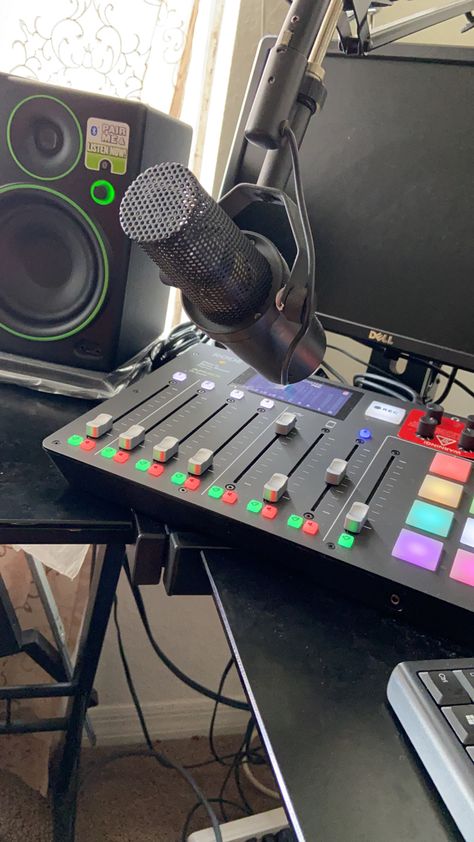 Podcast Setup Aesthetic, Podcast Aesthetic Studio, Podcasts Aesthetic, Music Studio Aesthetic, Grace Ivers, Podcast Setup, Home Recording Studio Setup, Recording Studio Setup, Studio Aesthetic