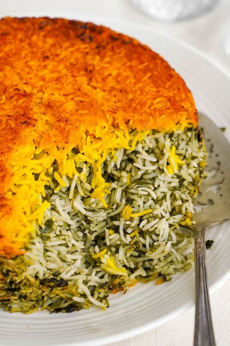 Reheat Rice, Sabzi Polo, Herb Rice, Herbed Rice, How To Reheat Rice, Persian New Year, Persian Recipes, Saffron Rice, Persian Cuisine