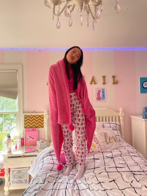 Preppy Bed, Preppy Rooms, Preppy Pfps, Preppy Pfp, Soft Kidcore Aesthetic, Fairy Room, Soft Kidcore, Gen Alpha, Preppy Life