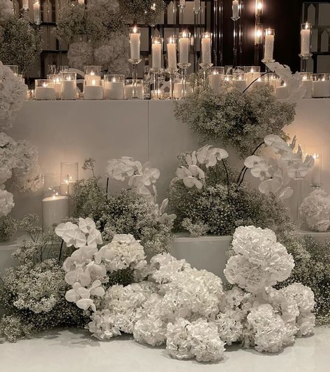 Aestethic Wedding Decor, Flowers Cascading Off Table, Wedding White Flowers Decoration, Hydrangea Installation, Simple Luxury Wedding, Fairytale Wedding Ceremony, Luxury White Wedding, Wedding Ceremony Decoration, White Flower Wedding