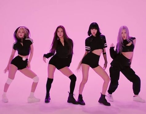 Blackpink Dance Practice Outfits, Blackpink Dance, Dance Outfits Practice, Practice Outfits, Dance Practice, Jennie Lisa, Dance Performance, Pink Outfits, Kim Jisoo