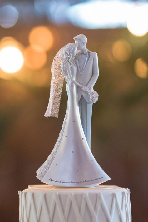 Wedding Cake Figures, Cake Figures, Wedding Cake Options, Wedding Cake Topper Figurines, Wedding Cake Topper, Wedding Cake Toppers, Figure Drawing, Bride And Groom, Cake Topper